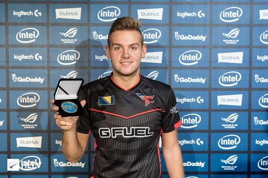 UP.Baolan AMA问答：感觉泰坦这个英雄很好赢，容错率高