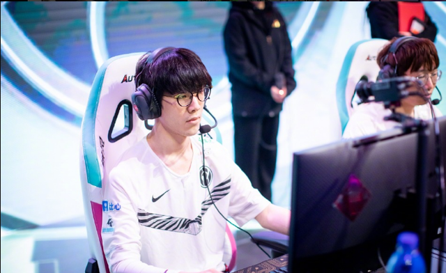 Astralis 在 PGL Astana 2025 四分之一决赛中击败 NAVI